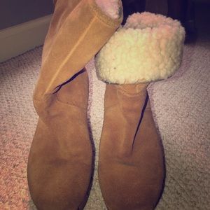 UGG Lynnae size 8